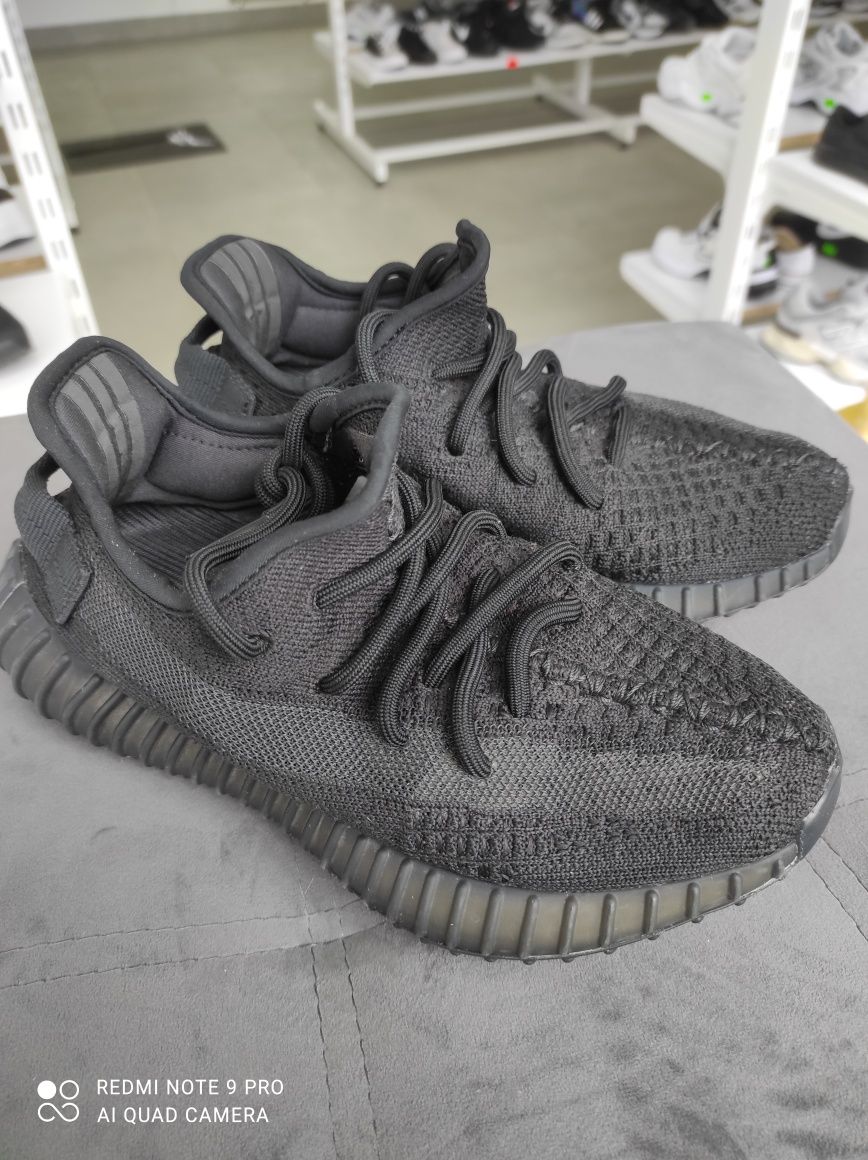 ОРИГІНАЛ 100% Кросівки Adidas Yeezy Boost 350 V2 Onyx - HQ4540 36