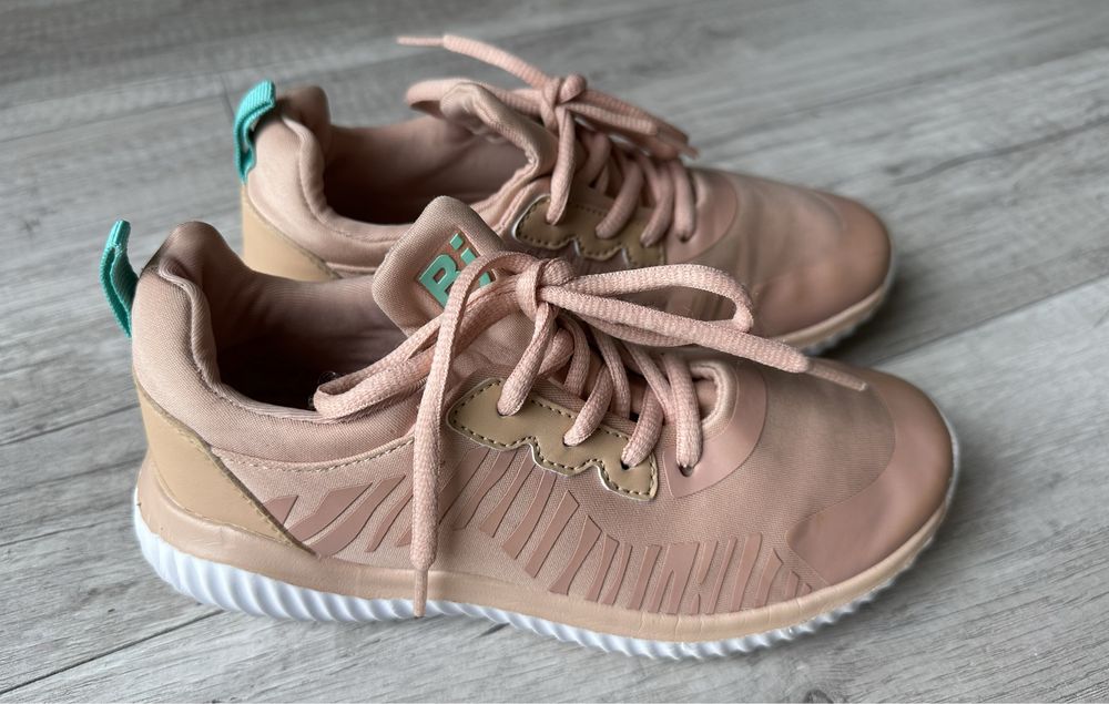 Sprzedam buty Martes 33