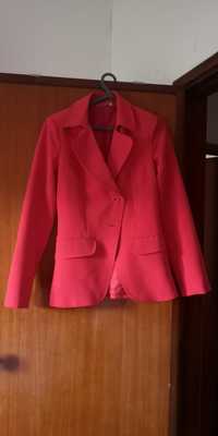 Blazer vermelho com pouco uso. black friday antecipado