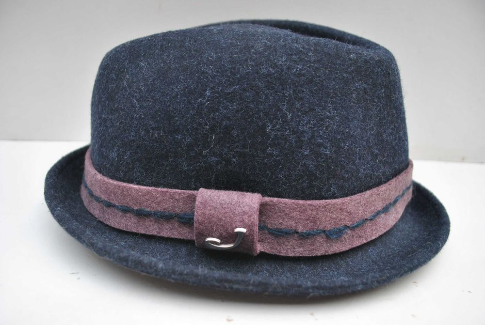 Kapelusz damski cenionej marki Jacob Cohen 100% WOOL