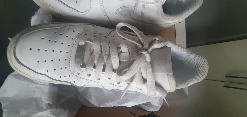 Ténis Nike UK 7,5 UE 40,5 brancoos