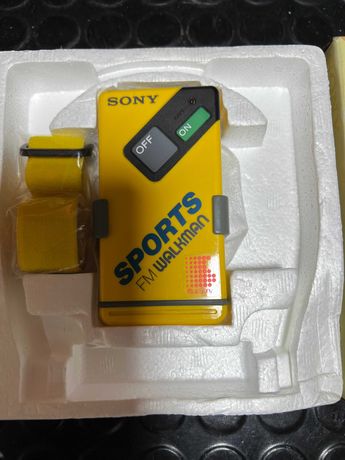 SONY SRF-3 FM Walkman Sports Stereo Receiver Amarelo Vintage