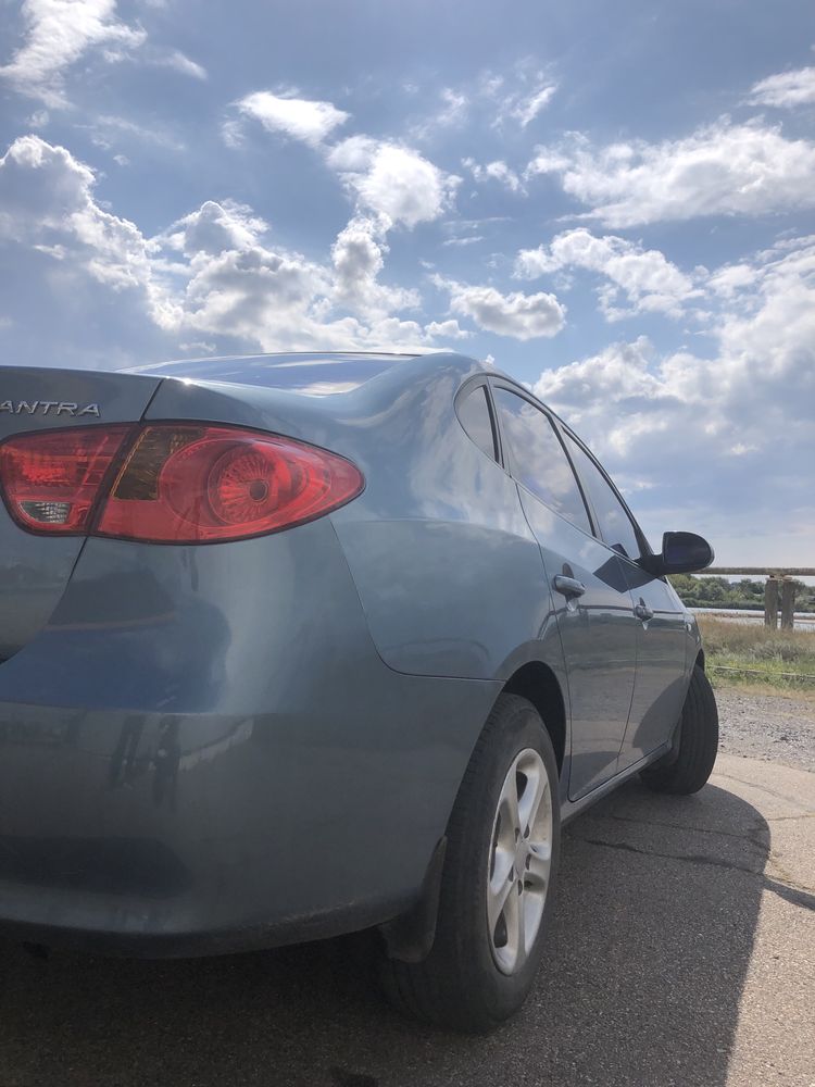 Продам hyundai elantra