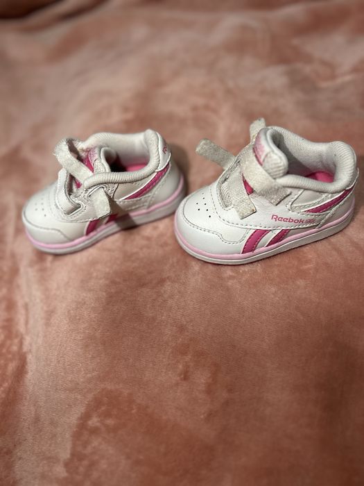 Продам дитячі кросівки reebok