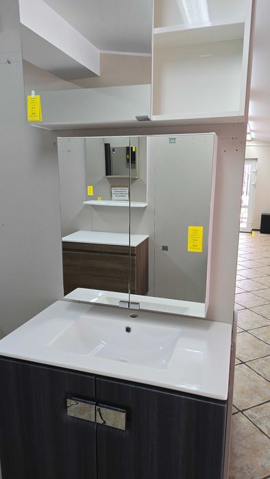 Szafka łazienkowa ORiSTO górna z lustrem 60 cm