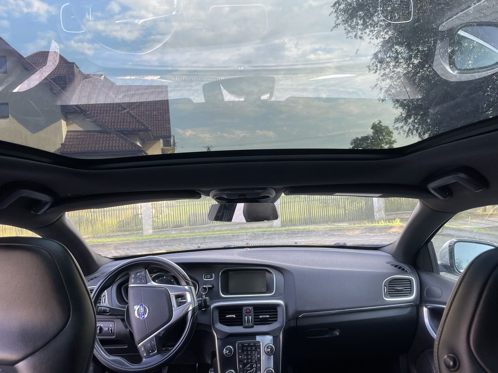 Volvo V40  1.6 D2