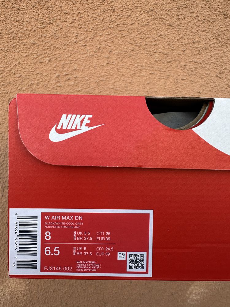 Оригінал! Кросівки Nike Air Max Dn Black/White FJ3145-002 39/24,5 см