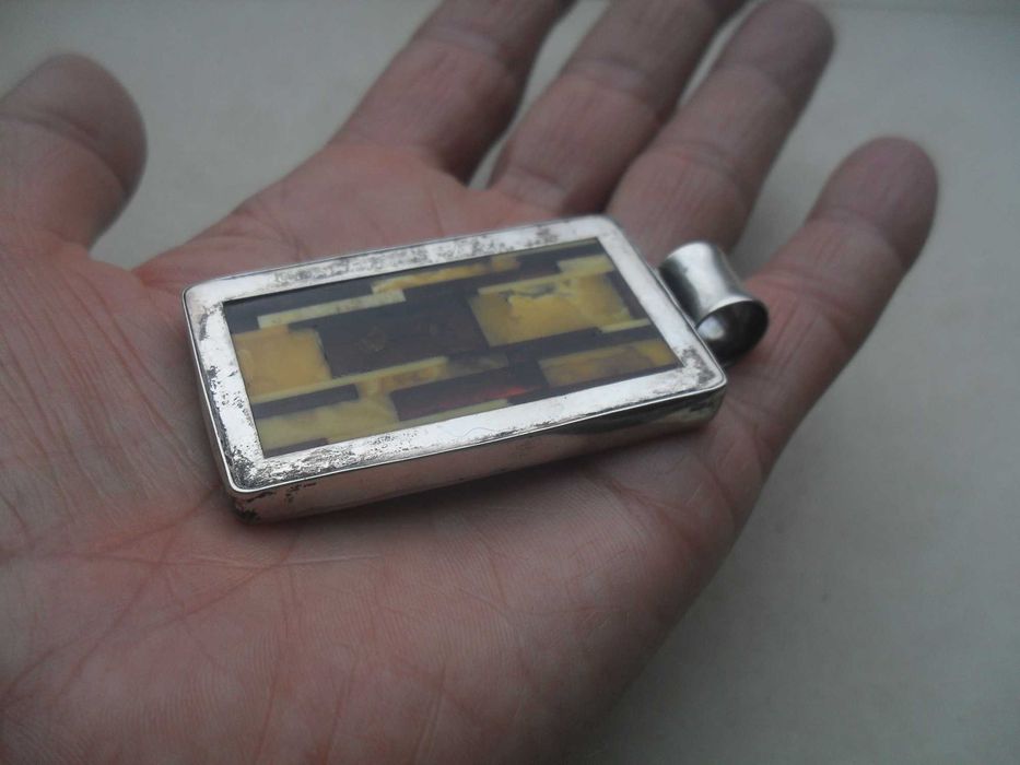 Srebrny duży wisior - mozaika z bursztynu - 21 gr - cena ost