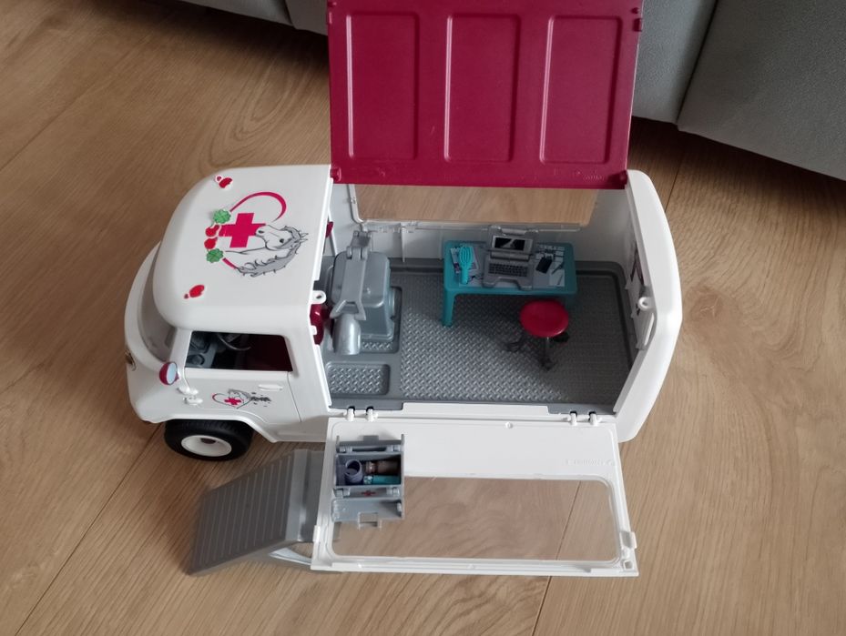 Schleich mobilna lecznica dla zwierząt