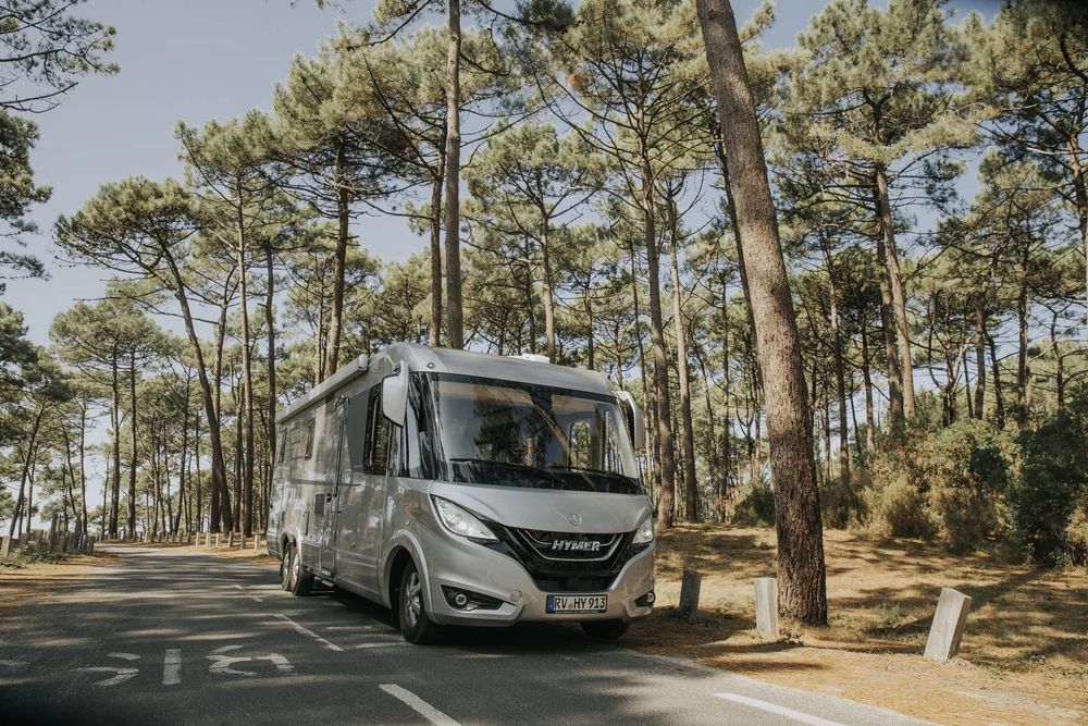 Hymer-Eriba B-ML I 880  HYMER B-ML I 880, 4 os. DMC - 5.5 T