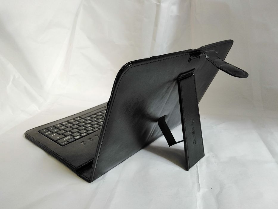 Etui z klawiaturą tablet 10 cali