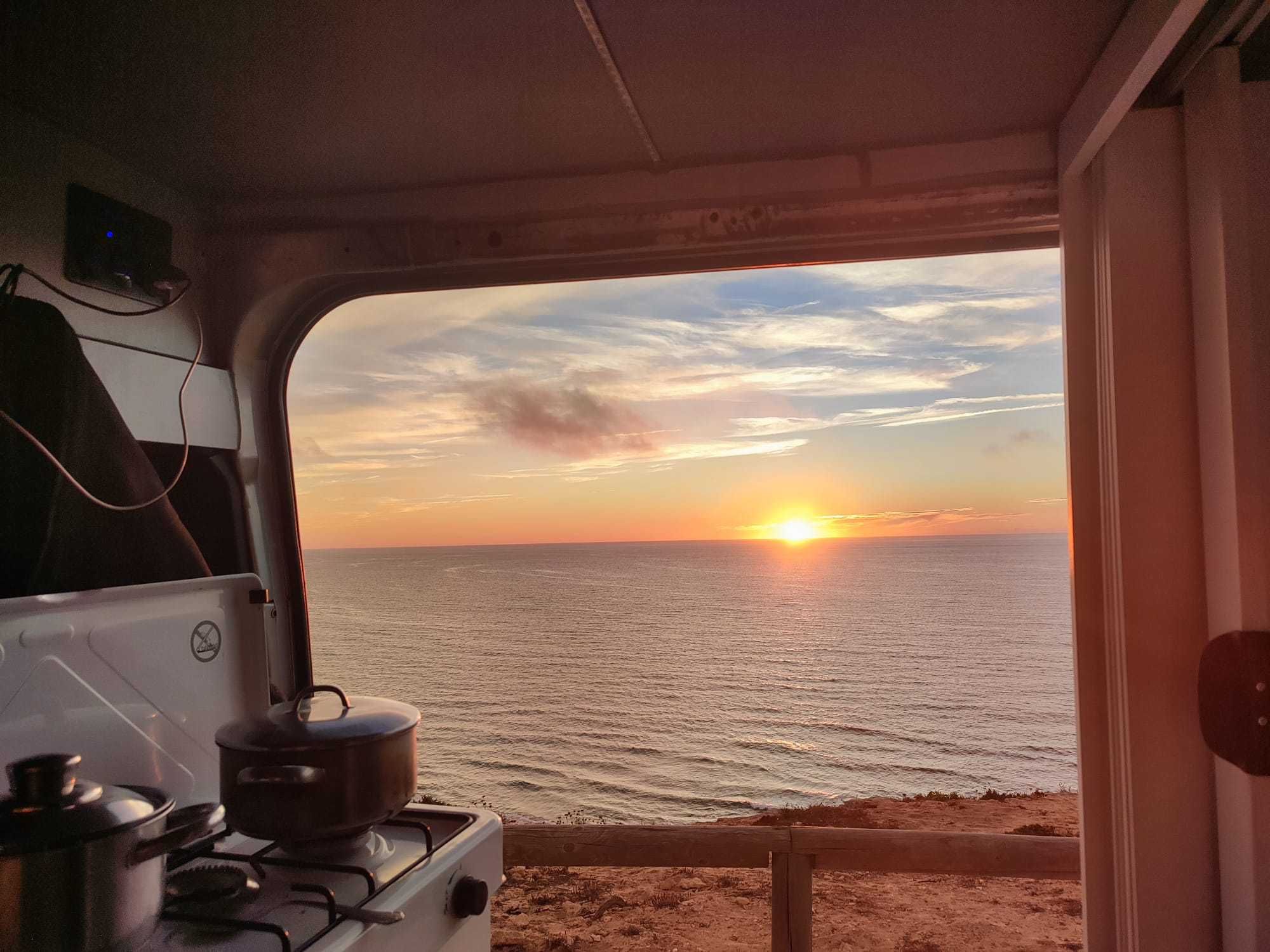 Campervan autovivenda Ford Transit legalizada (Inspeção até 11/2026)