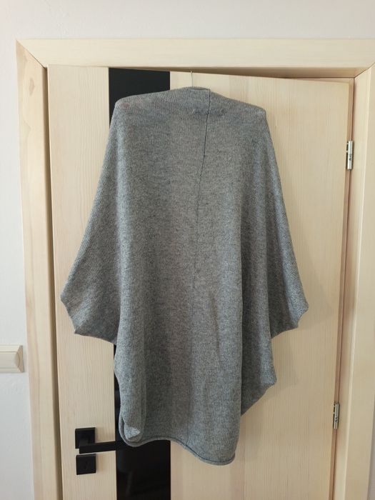 Narzutka damska popielata