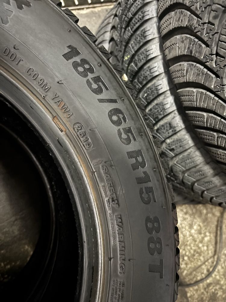 Para opon zimowych 185/65 R15 Kumho