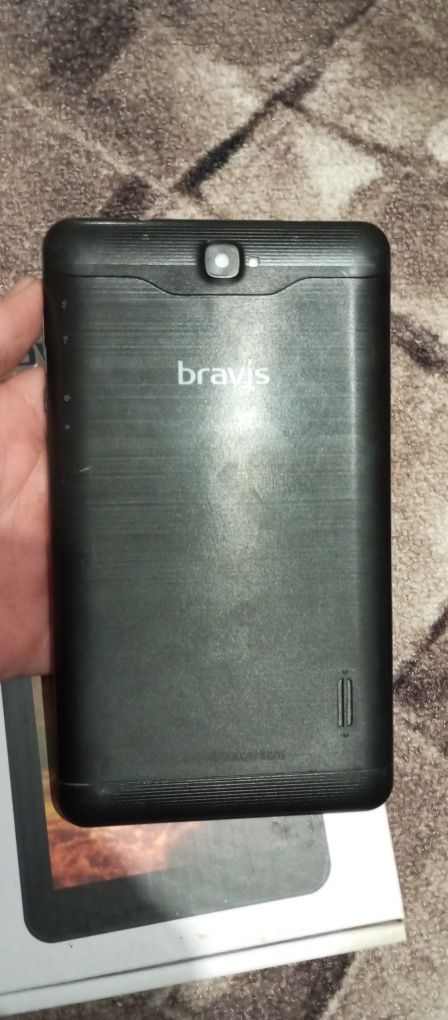 Продається планшет bravis