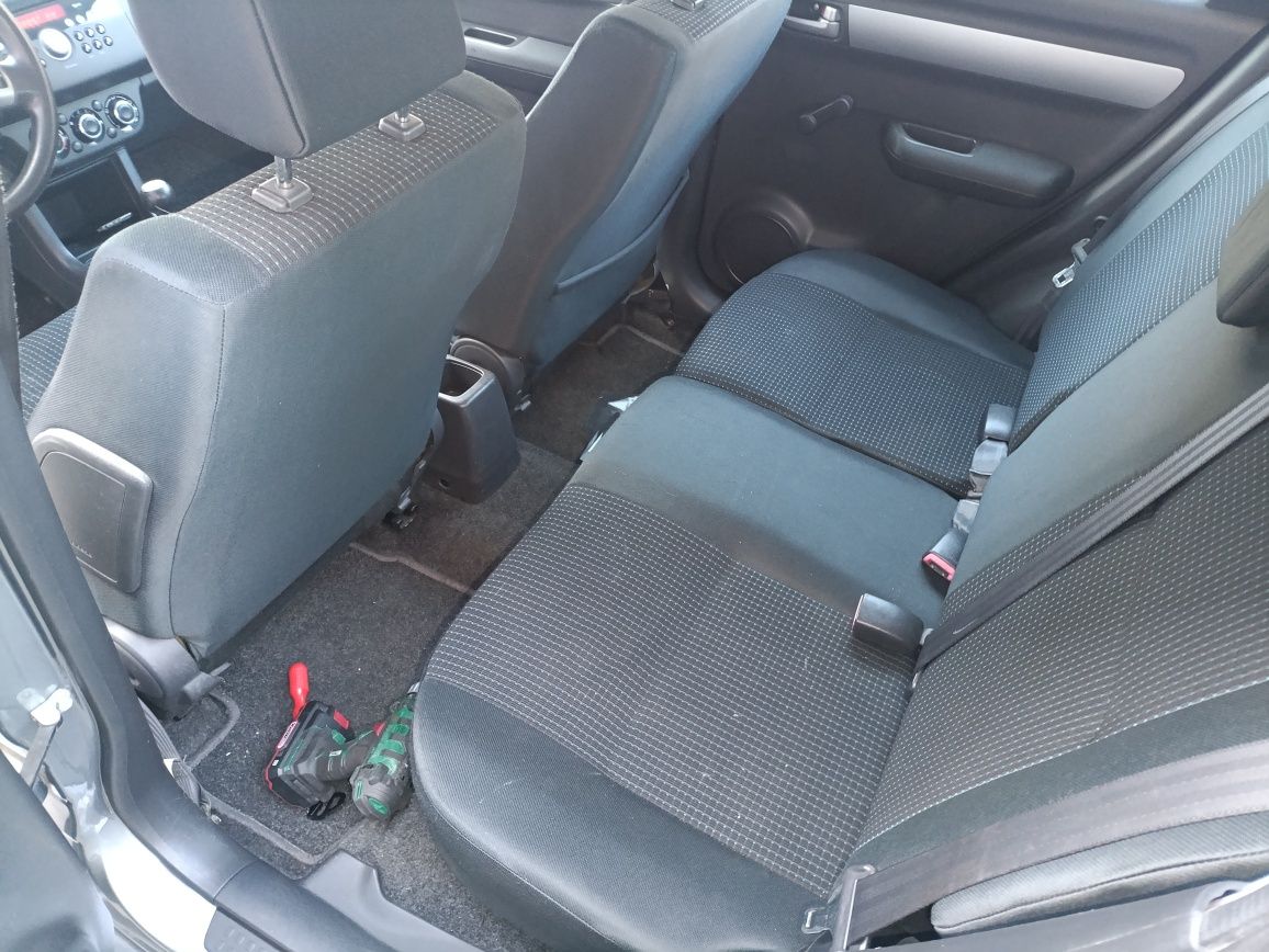 Suzuki Swift 1.3 benzyna 2006r.