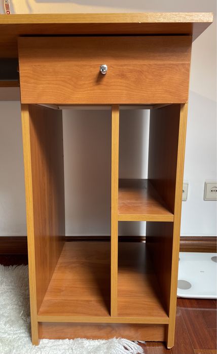 Secretária de madeira