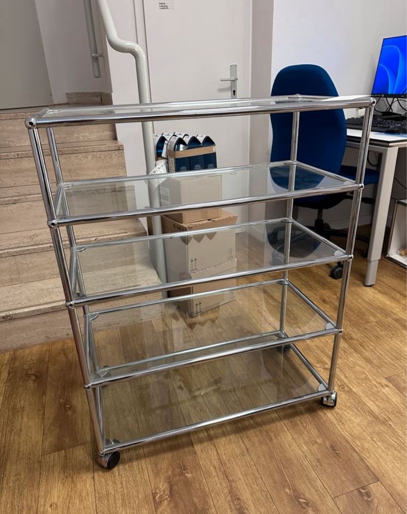 Usm haller szklany regał