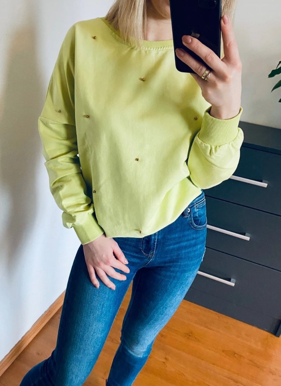 Bluza z ozdobnymi perłami limonka