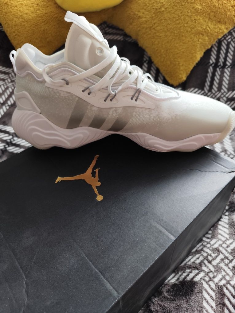 Buty Adidas Trae Young 3