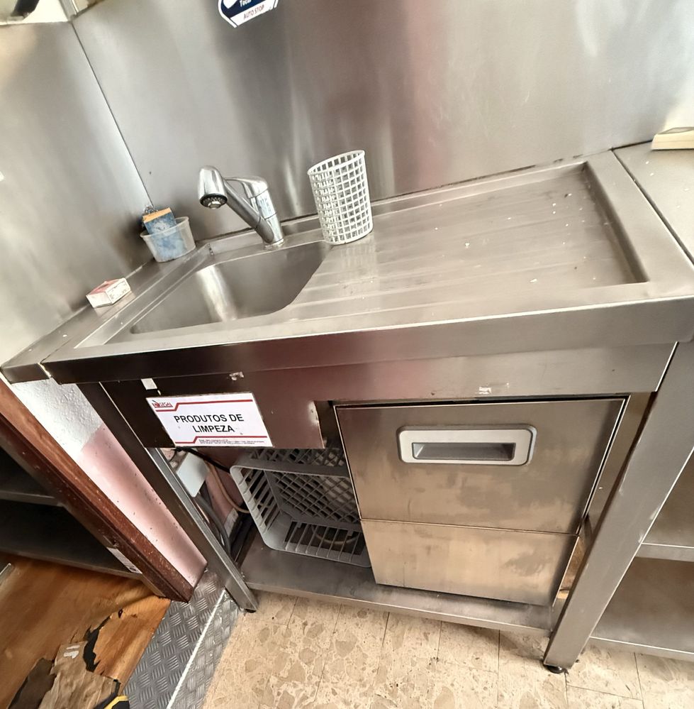 Oportunidade!!! Bancadas e balcões de café usadas