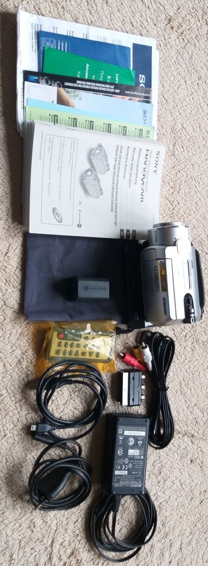 Відеокамера Sony DCR-SR200E