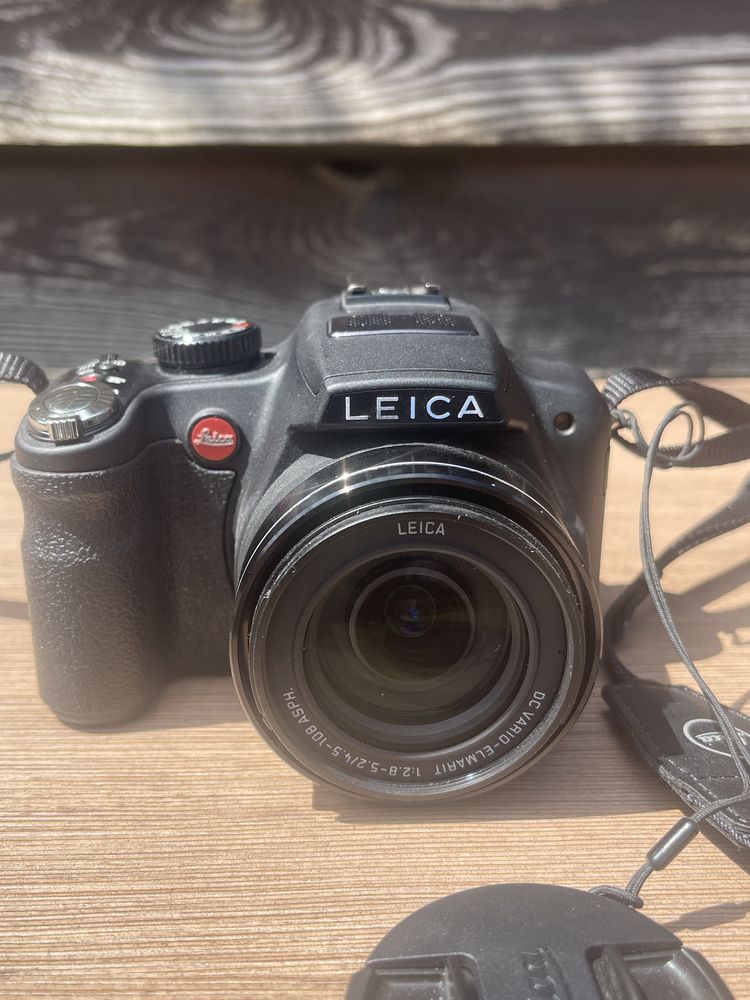 Фотоаппарат Leica V-Lux 2