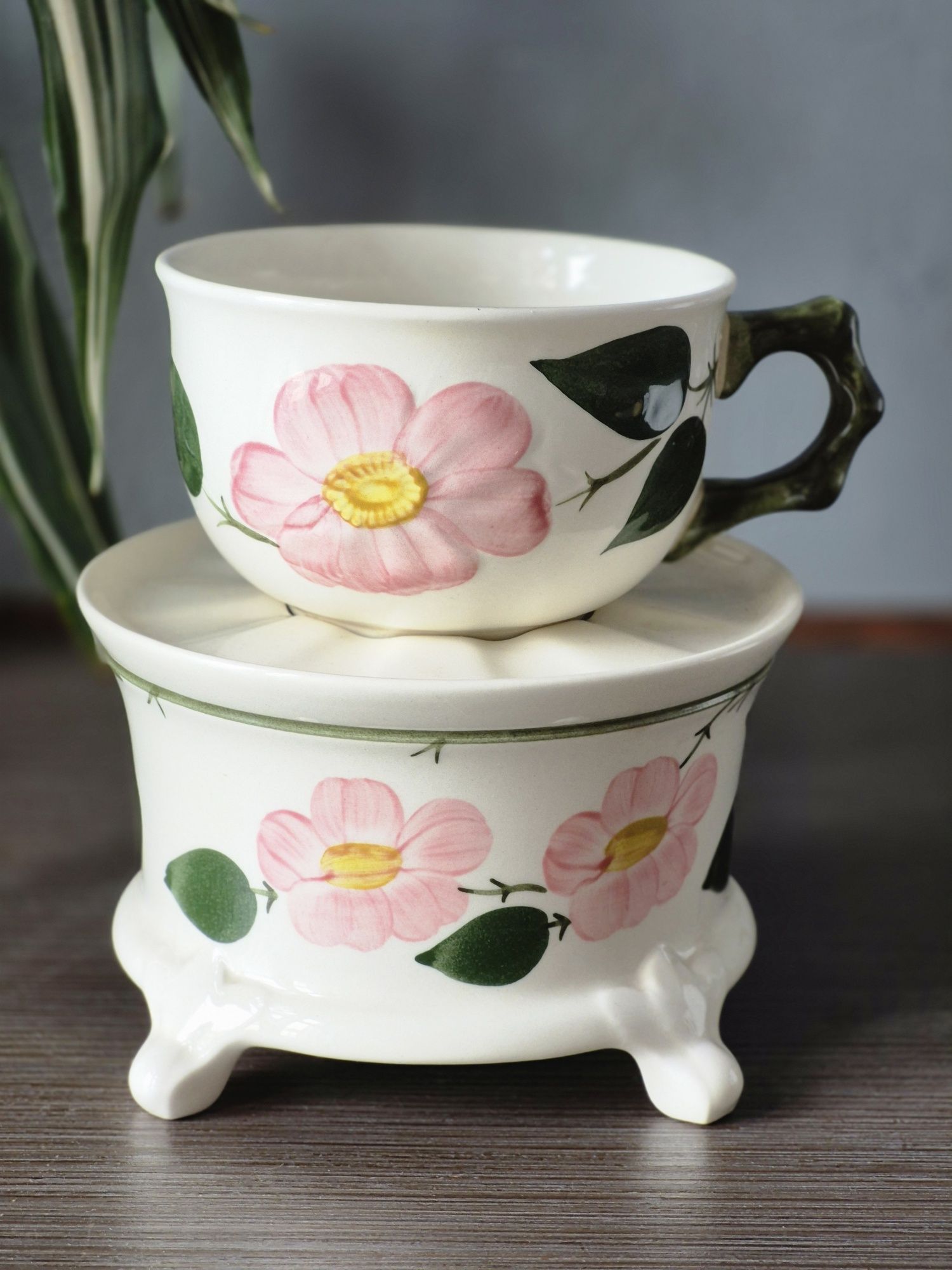 Piękna porcelanowa filiżanka z podrzewaczem Villeroy&Boch