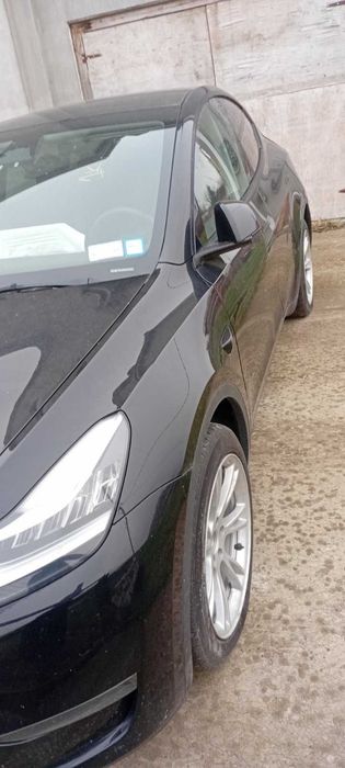 TESLA model Y 2023  7SAYGDEE1PA135445