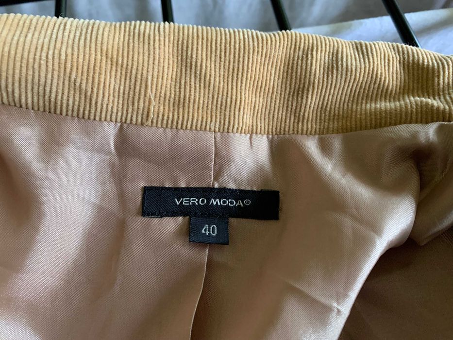 Żakiet marynarka ze sztruksu Vero Moda w kolorze beżowym roz. L 40