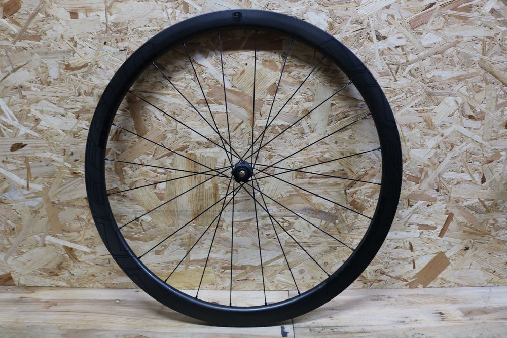 Bicicleta Rodas disco carbono 9th Wave Avalon 38 - Cubos DT Swiss 180