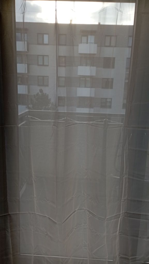 Tiul na oknie

Kolor: jasnoróżowy

Rozmiar: 140 x 225 cm

Ilość: 2 szt