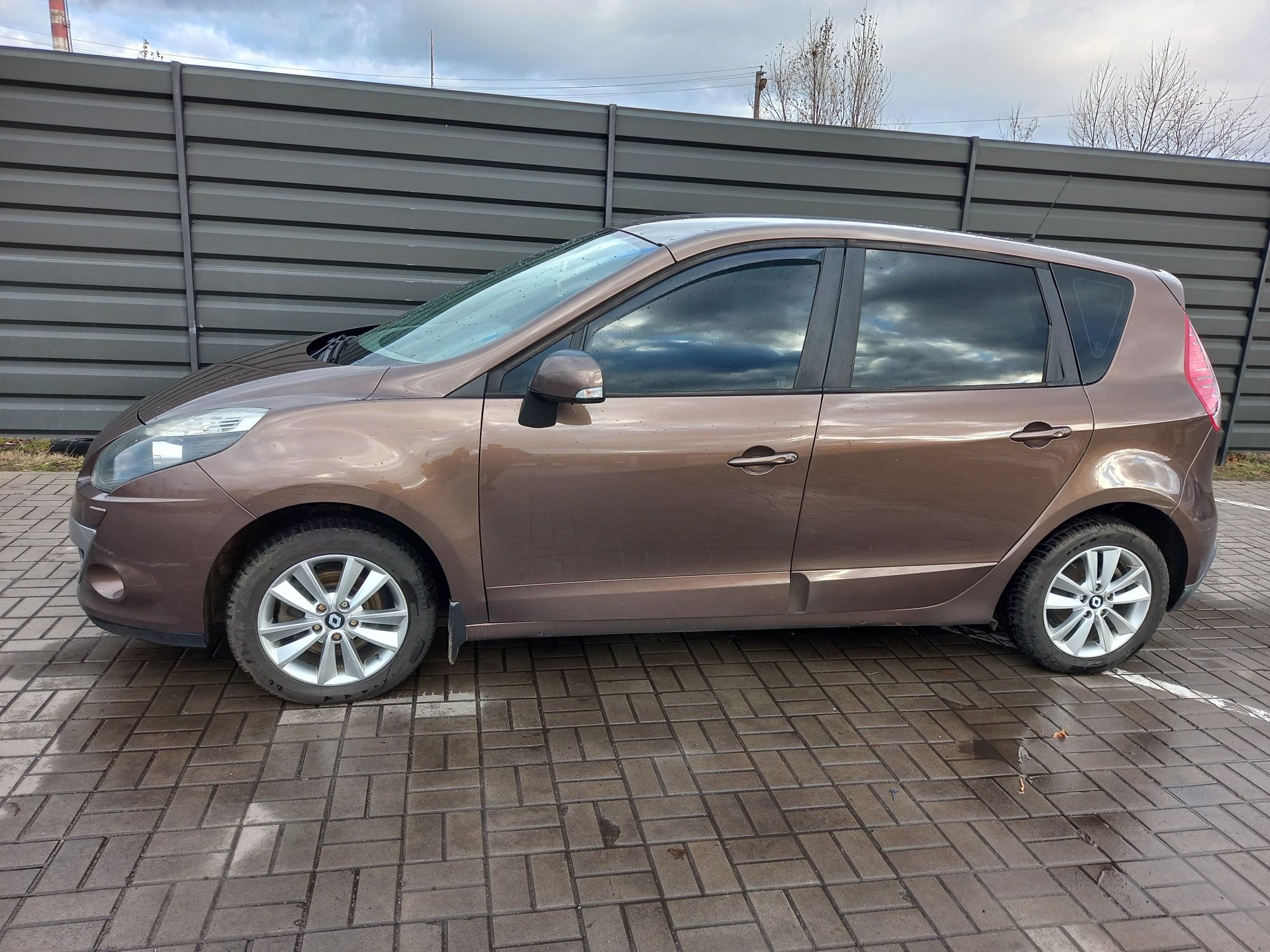 Renault scenic 2.0газ/бенз., Автомат