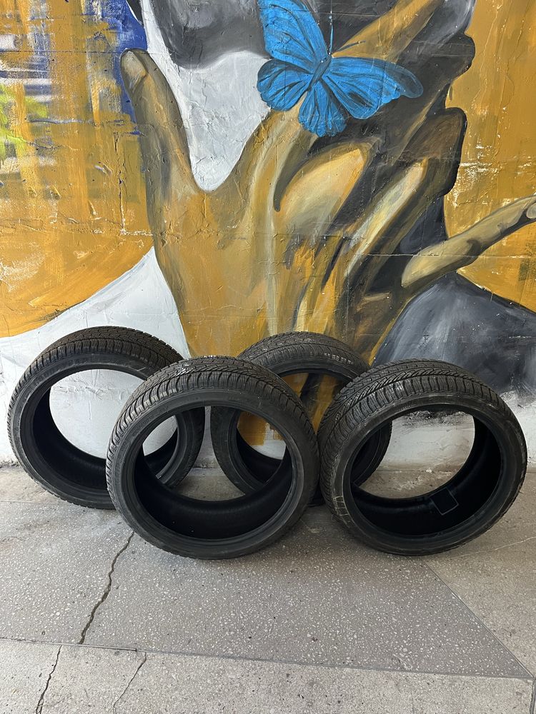 Продам зимові шини Good year 225/40 R 18