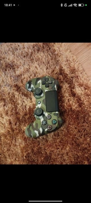 PS4 pro 1000g,comando original com carregador e jogos