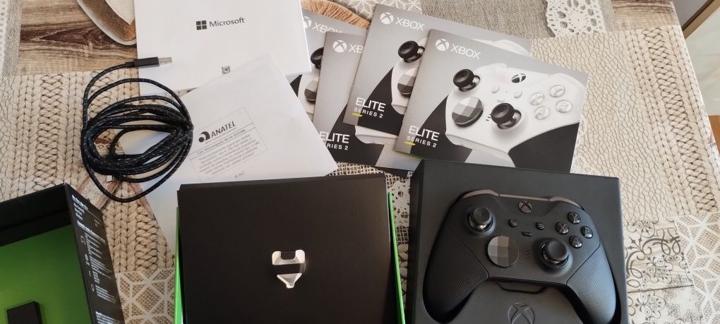 Геймпад Microsoft Xbox Elite series 2 Core