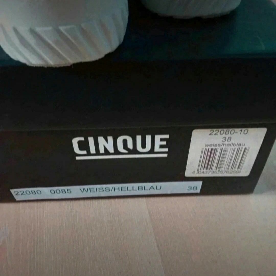 Białe skórzane sneakersy Cinque rozmiar 38