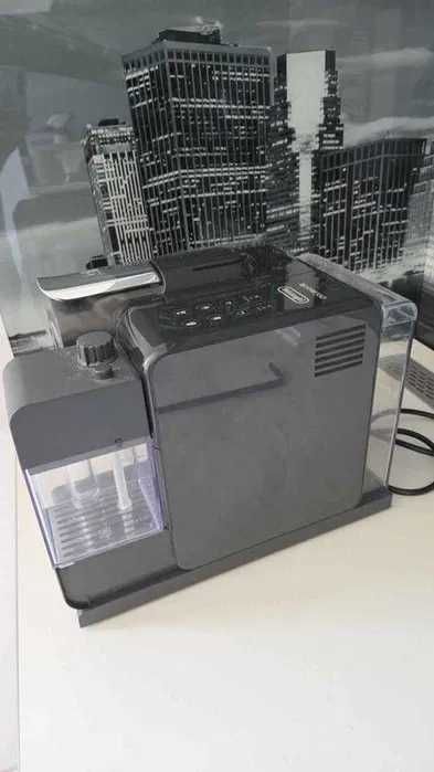 kapsułkowy Ekspress  nesspresso delonghi EN560,