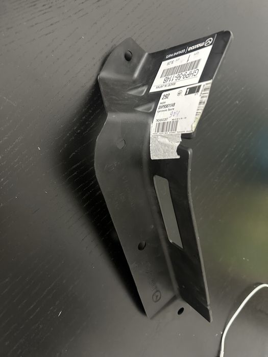 бризковик пилозахисний Mazda 6