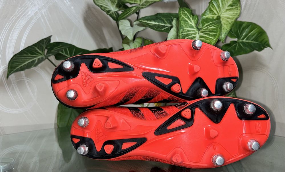 Футбольні Бутси Adidas Predator