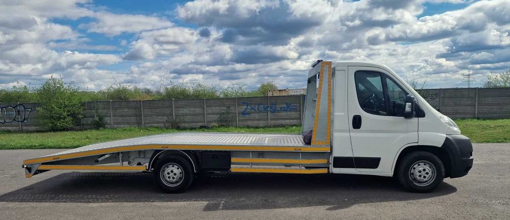 laweta autolaweta, holowanie, pomoc drogowa od 2.5 za km, transport