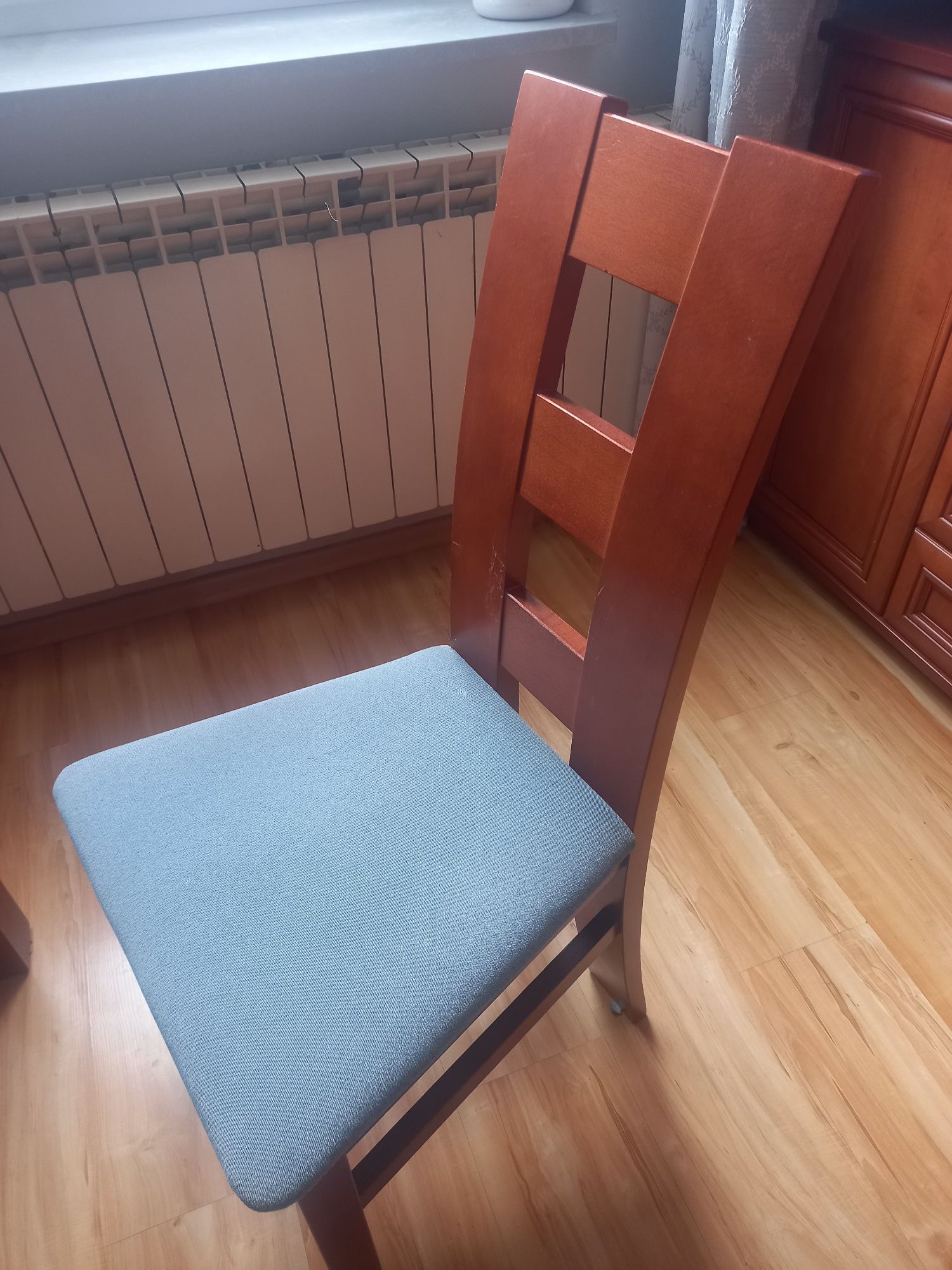 Sprzedam stół z krzesłami 160x80