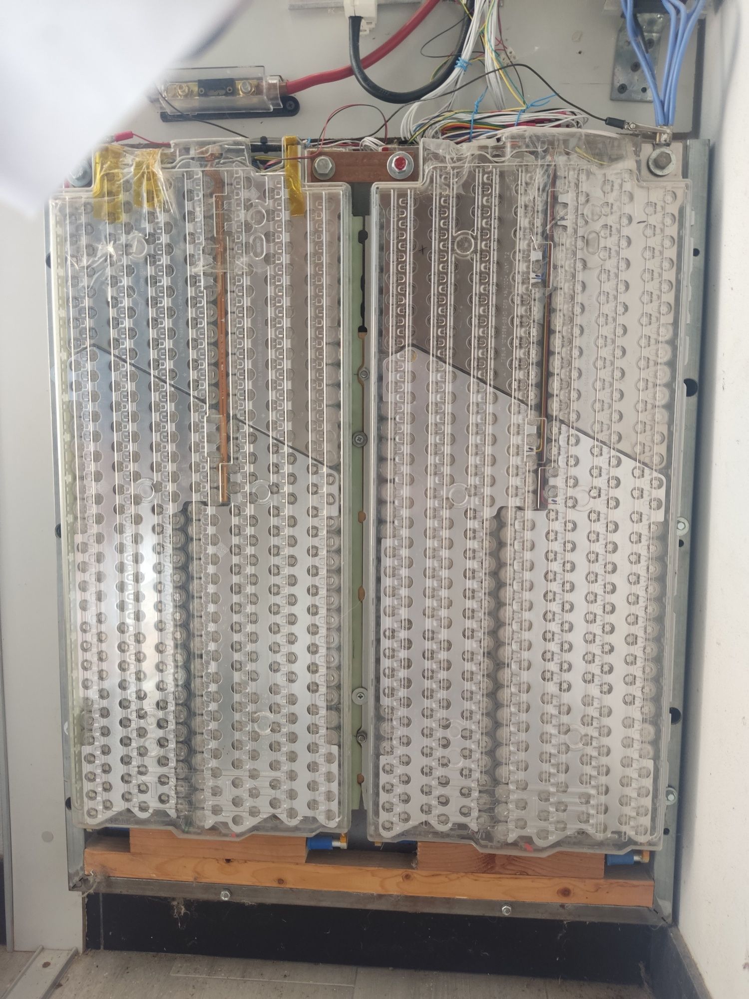 Bateria Solar capacidade 10.6 kw