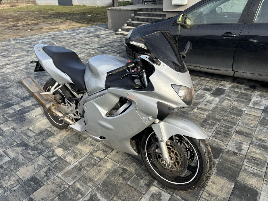 Honda cbr f4 600f 2001r zadbana