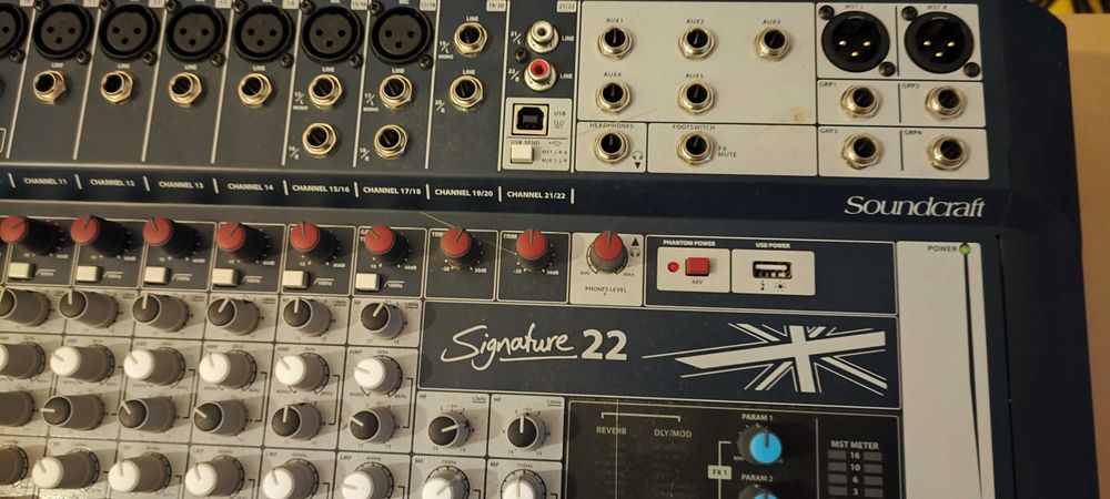 Soundcraft Signature 22 Mesa de mistura