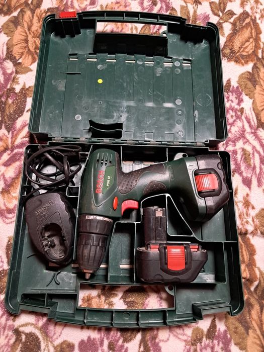 Bosch акумуляторна дрель-шуруповерт