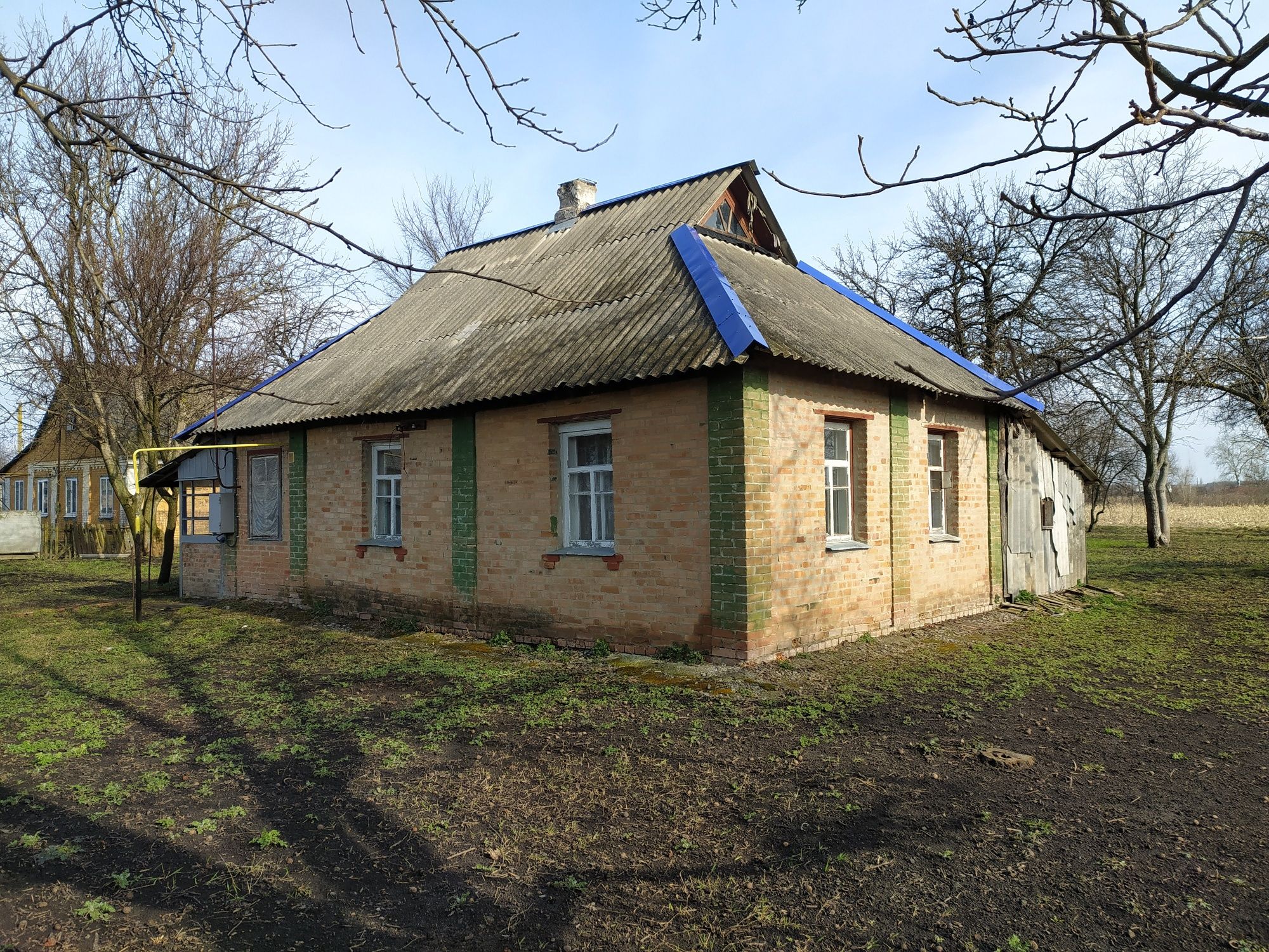 Дом в центре с. Коломацкое