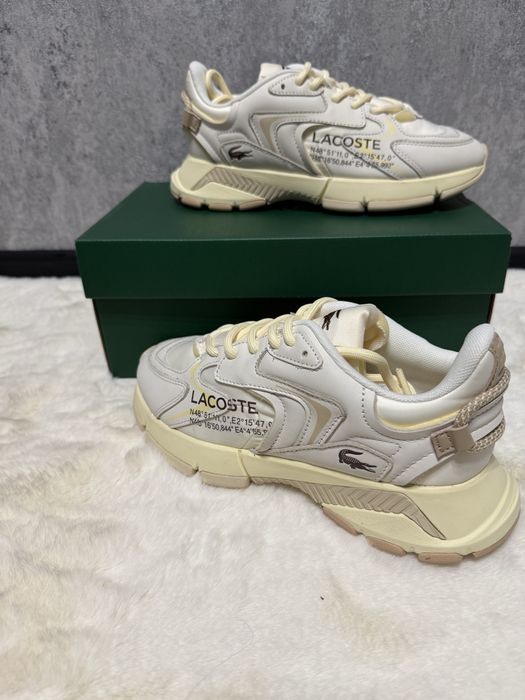 Неймовірно стильні кросівки Lacoste