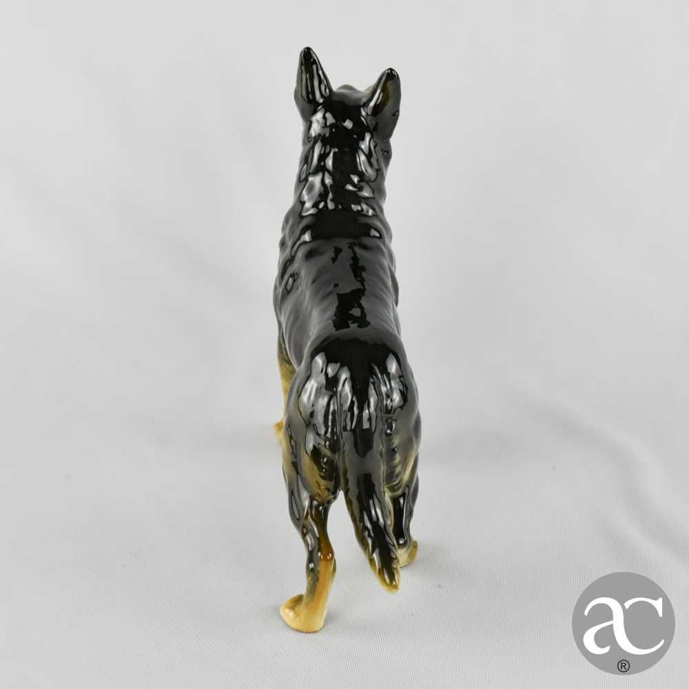 Figura de “Pastor Alemão”, porcelana Goebel, CH618 – 1968