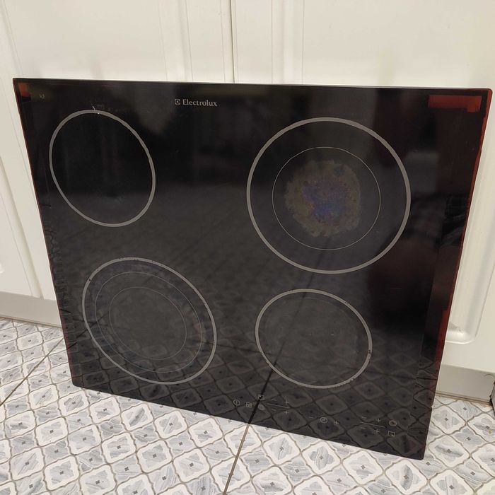 Варочна поверхня Electrolux EHS 60180P